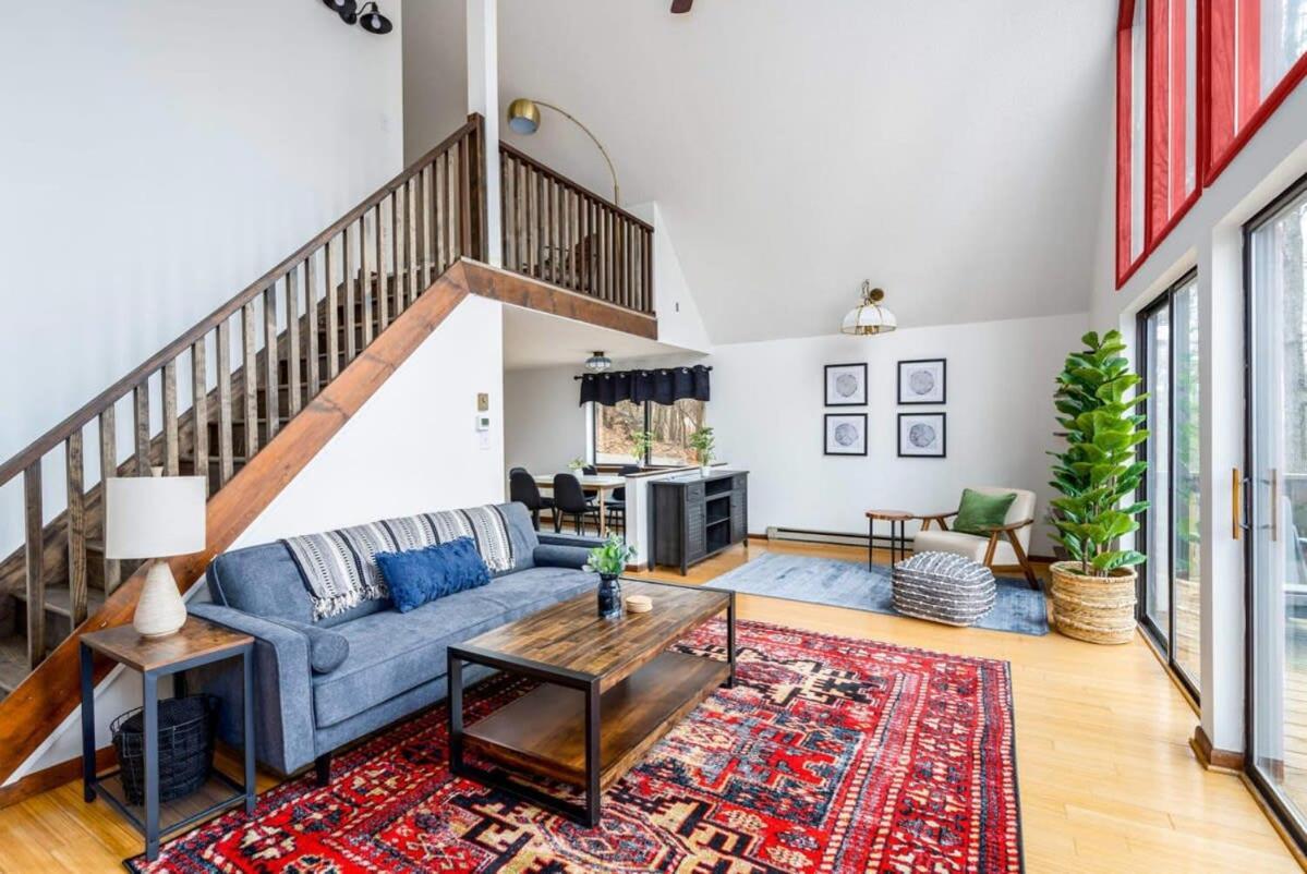 Modern Chalet Cabin W Hot Tub, Deck&Grill, & Wifi! Inwood Esterno foto