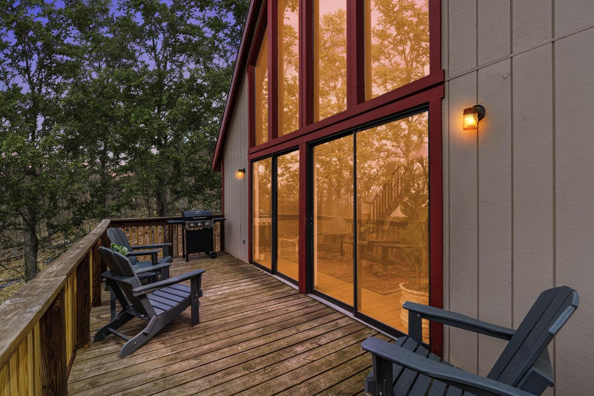Modern Chalet Cabin W Hot Tub, Deck&Grill, & Wifi! Inwood Esterno foto