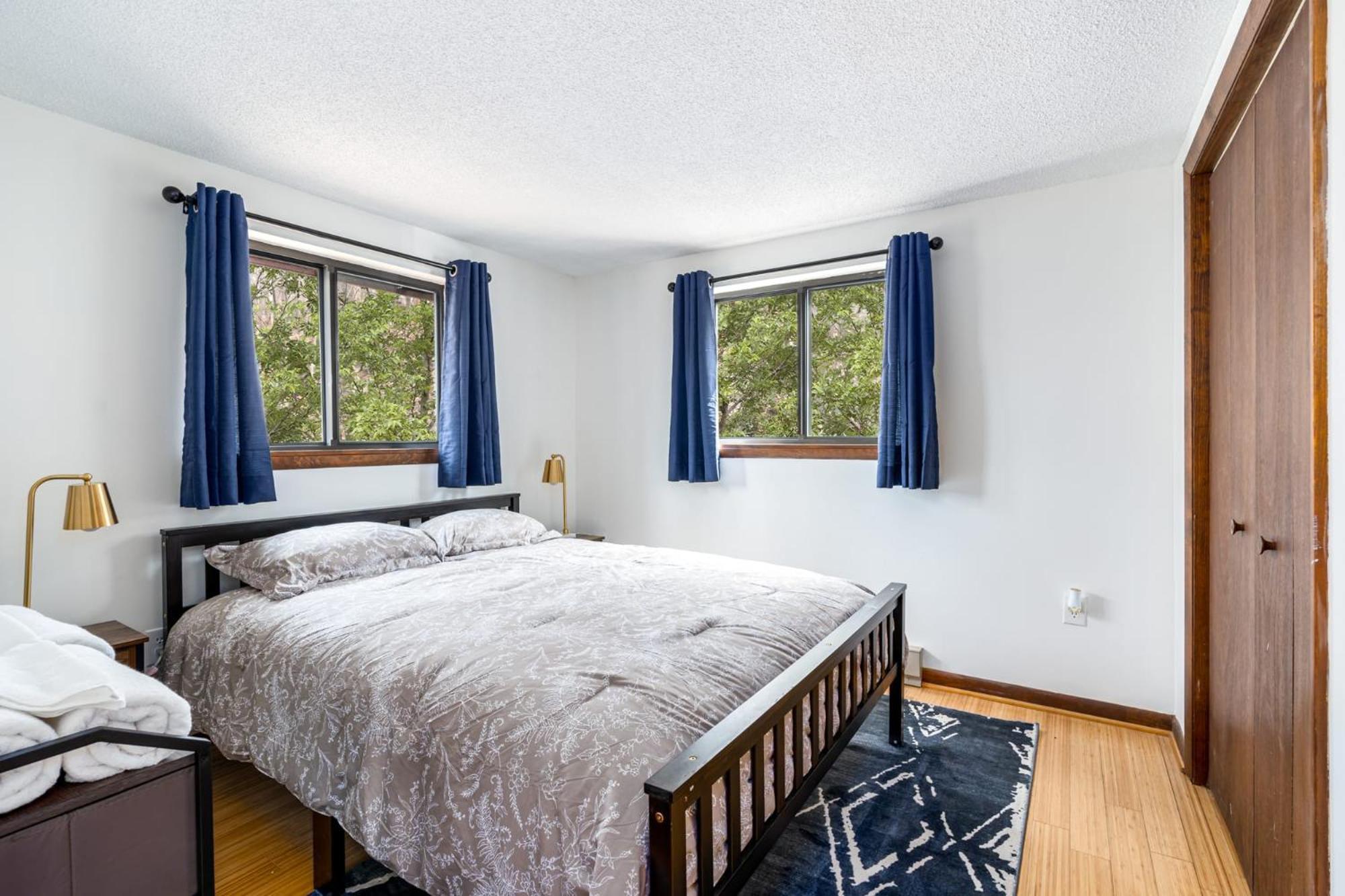 Modern Chalet Cabin W Hot Tub, Deck&Grill, & Wifi! Inwood Esterno foto