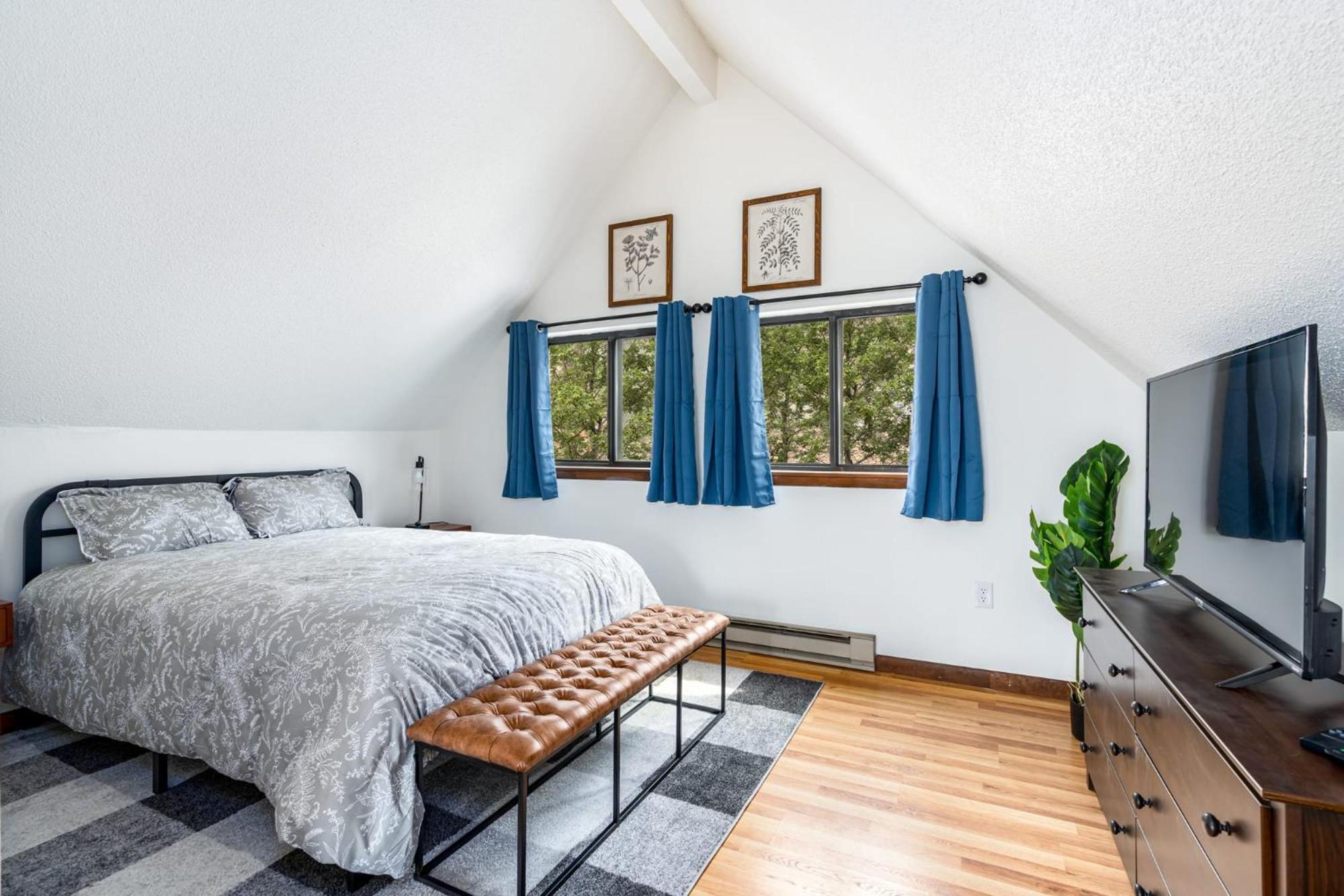Modern Chalet Cabin W Hot Tub, Deck&Grill, & Wifi! Inwood Esterno foto