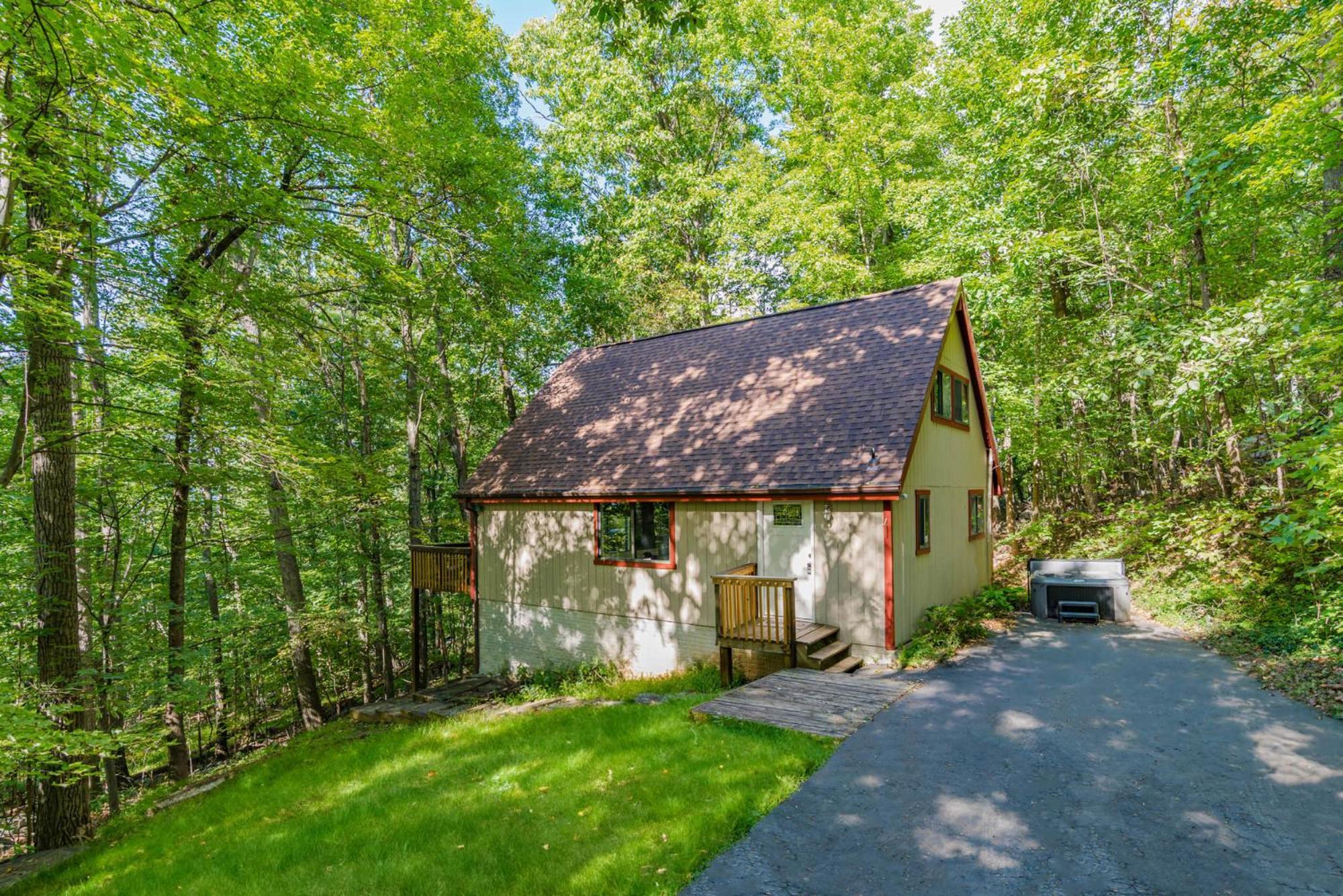 Modern Chalet Cabin W Hot Tub, Deck&Grill, & Wifi! Inwood Esterno foto